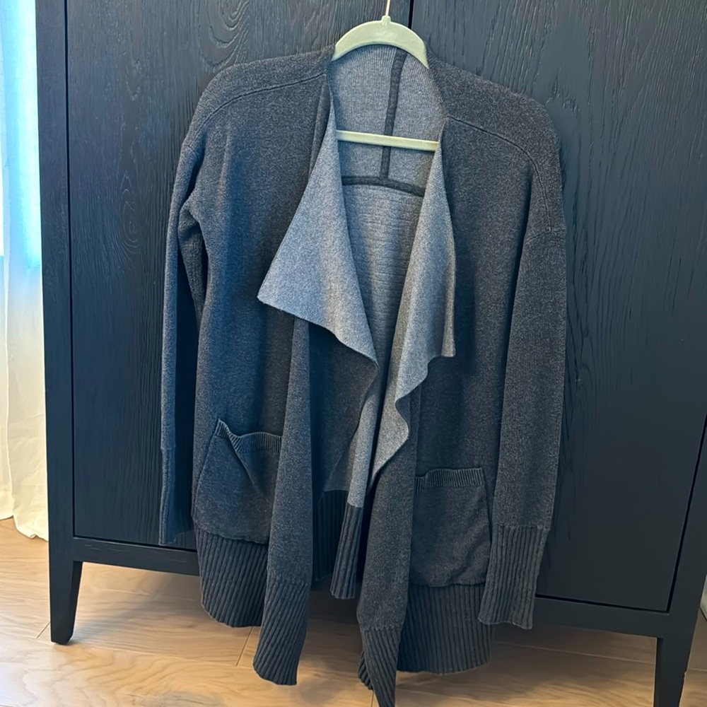 Lululemon Reversible sweater